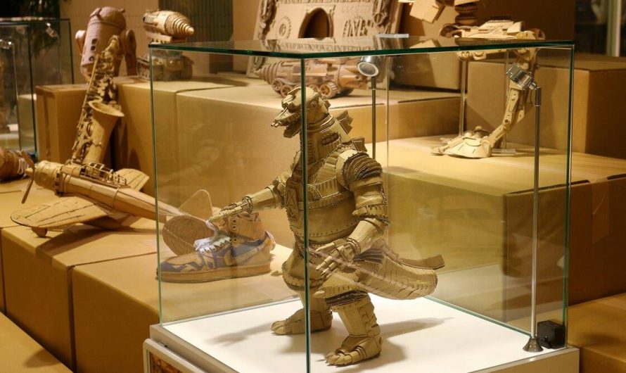 Thinking out of the box: Japanese artist makes life-like cardboard sculptures