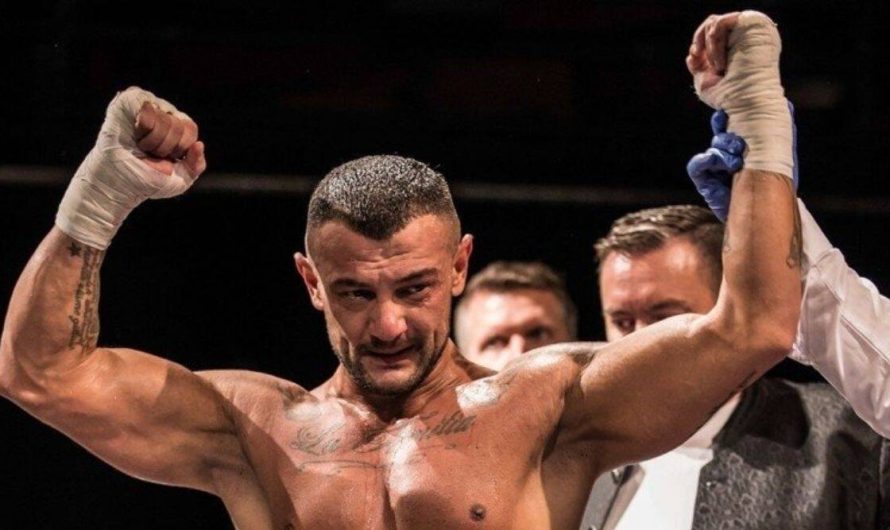 Undefeated boxer Musa Askan Yamak collapses and dies in the middle of the ring